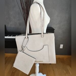 Elegant Cream Tote Bag with Pouch